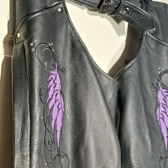 Women’s Milwaukee Leather Diamond Label Rider Chaps Pants Sz S Purple Wings - Picture 13 of 16